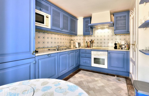 Bahia de Casares Apartment | Apartment 'La Perla de Marakech 14' close to the Beach with Sea View, Pool & Wi-Fi