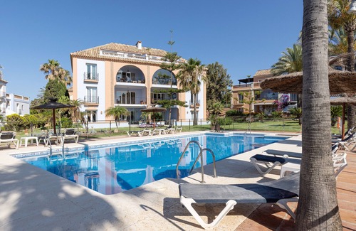 Bahia de Casares Apartment | Apartment 'La Perla de Marakech 14' close to the Beach with Sea View, Pool & Wi-Fi