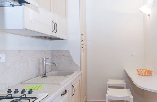 Capo Ferro Apartment | Apartment "La Terrazza sul Mare" Near the Beach with Sea View, A/C & Terrace