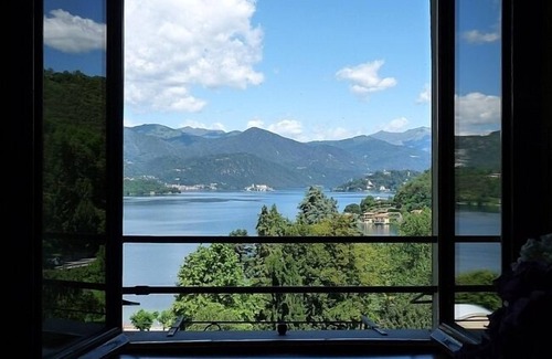 Gozzano Apartment | Apartment Lido in a period villa on Lake Orta with pool and spectacular view