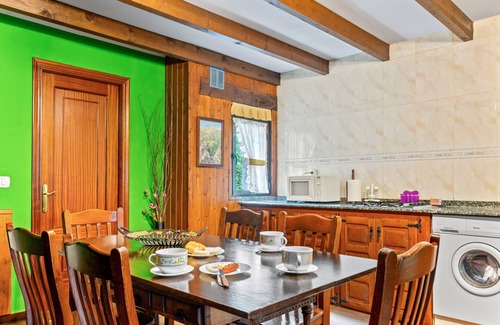 Caunedo House | Apartment 'Lorences B' with Mountain View