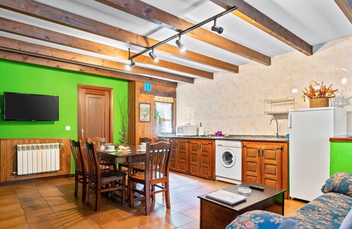 Caunedo House | Apartment 'Lorences B' with Mountain View
