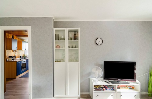 Detern Apartment | Apartment 'Lotte' with Shared Terrace, Shared Garden and Wi-Fi