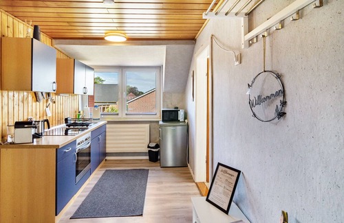 Detern Apartment | Apartment 'Lotte' with Shared Terrace, Shared Garden and Wi-Fi