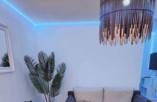 Misburg - Nord Apartment | Apartment 'Luckys Home' with Balcony and Wi-Fi