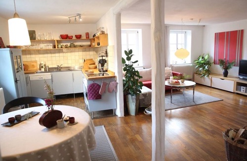 Lemberg Apartment | Apartment 'Luise Im Künstlerhaus' with Private Terrace, Balcony and Wi-Fi