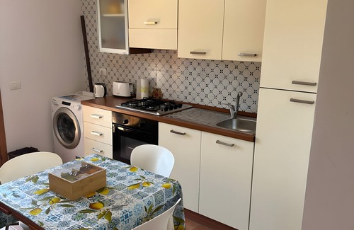 Macari Apartment | Apartment 'Makari' with Sea View, Wi-Fi and Air Conditioning