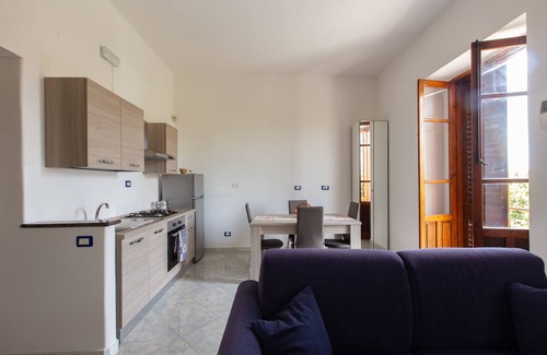 Acquedolci Apartment | Apartment 'Marianna' with Balcony and Air Conditioning