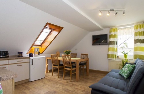 Ellefeld Apartment | Apartment Marie, bathtub, WC, 2 bedrooms - Ferienwohnungen Möckel