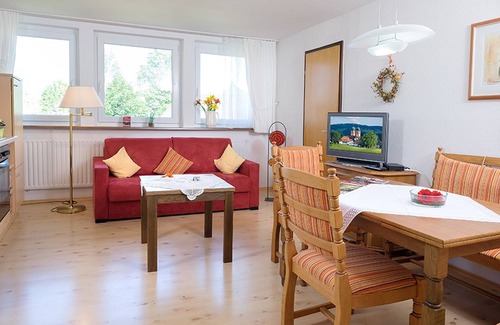 Sankt Maergen Apartment | Apartment 'Meierhof, 38qm' with Shared Terrace, Shared Garden and Wi-Fi
