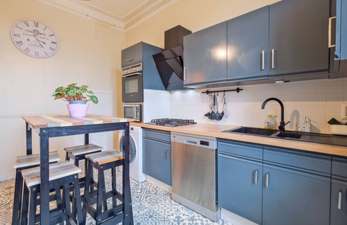 Perigueux Apartment | Apartment 'Miraflores, Appartement En Ville' with Wi-Fi