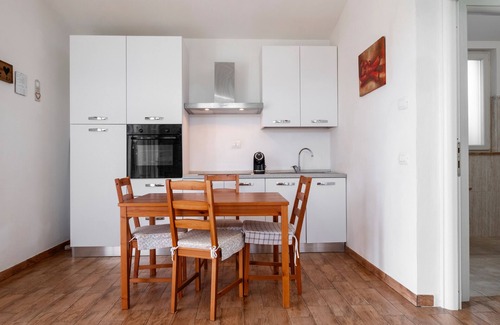 Manciano Apartment | Apartment 'Mirto' with Shared Pool, Wi-Fi and Air Conditioning