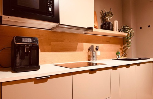 Huenxe Apartment | Apartment 'Modernes Design-Apartment Huenxe' with Balcony and Wi-Fi