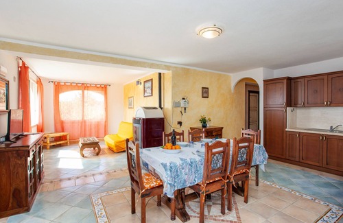 Sas Linnas Siccas Apartment | Apartment "Murice" with Sea View, Garden & Wi-Fi