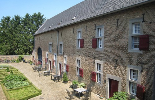 Mesch Apartment | Apartment near town center in Mesch