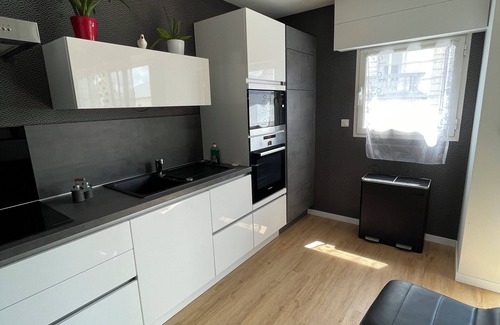 Laval Apartment | Apartment near train station and town center