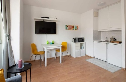 Bilk Apartment | Apartment Newly Furnished in Düsseldorf Wersten