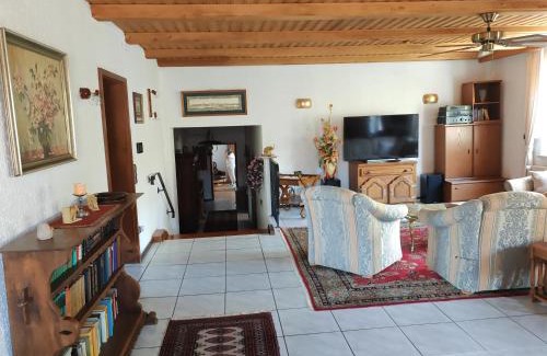 Grafenwohr Apartment | Apartment O2 - Gehobene 4-Zimmer Wohnung 145qm für 1-6 Personen 2x DZ 1x ZZ