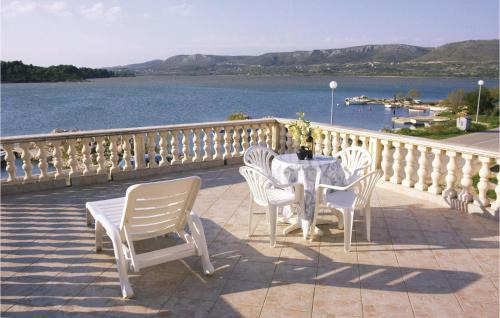 Jadrtovac Apartment | Apartment Obala Morinje I