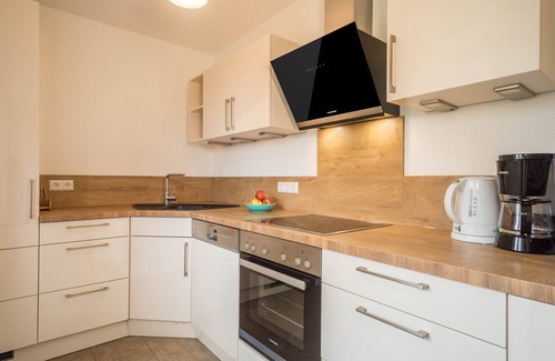 Bodolz Apartment | Apartment "Obsthof Schäfler" on Farm with Mountain View & Garden