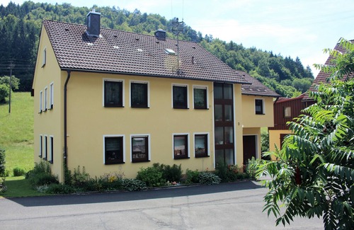 Obertrubach Apartment | Apartment on the creek