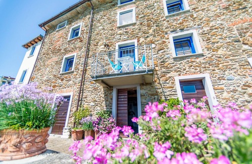 Massa Apartment | Apartment on the first floor with a private sitting area and a wonderful view