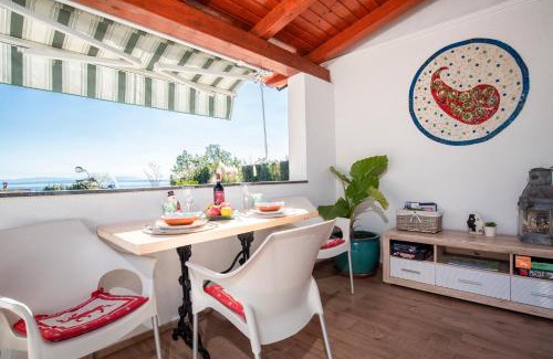 Opric Apartment | Apartment Opatija with Garden and Seaview