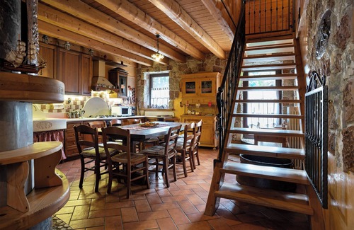 Arsie Apartment | Apartment 'Original' with Mountain View, Private Garden and Wi-Fi