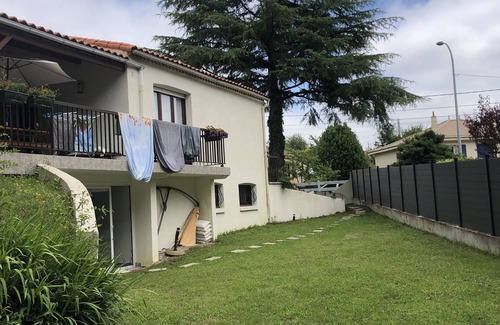 La Roche-sur-Yon Apartment | Apartment overlooking garden with terrace