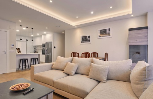 Leon Apartment | Apartment 'Pardo 2' with Lake View, Wi-Fi and Air Conditioning