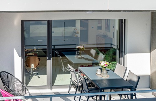 Owingen Apartment | Apartment 'Purer Genuss - Exklusive' with Mountain View, Wi-Fi and Air Conditioning