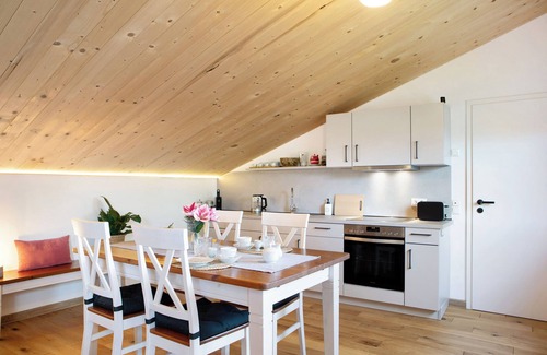 Schlitz Apartment | Apartment 'Refugium Aus Vollholz' with Mountain View, Shared Garden and Wi-Fi