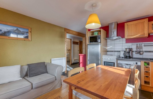 Villard-Reculas Apartment | Apartment "Regain 5" with Mountain View and Balcony