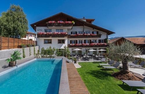 Tesimo Apartment | Apartment 'Residence Alpina Mono Nr 5' with Mountain View, Shared Pool and Wi-Fi