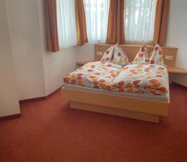 Alpendorf Bed & Breakfast | Apartment Sonnblick