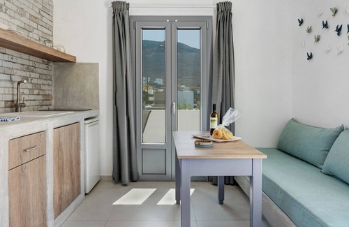 Astypalaia Apartment | Apartment 'Salonikia No 1' with Sea View, Wi-Fi and Air Conditioning
