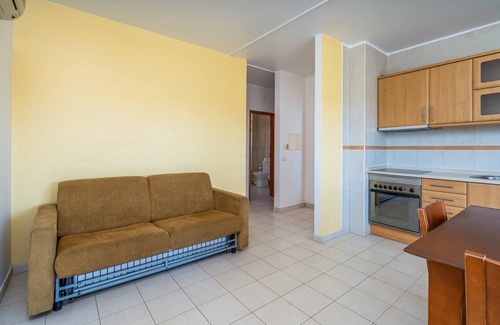 Montes de Alvor Apartment | Apartment 'Santa Teresinha C' with Shared Pool, Wi-Fi and Air Conditioning