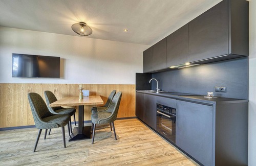 Nova Ponente Apartment | Apartment "Schlossberg Rosengarten" with Mountain View, Private Finnish Sauna & Garden