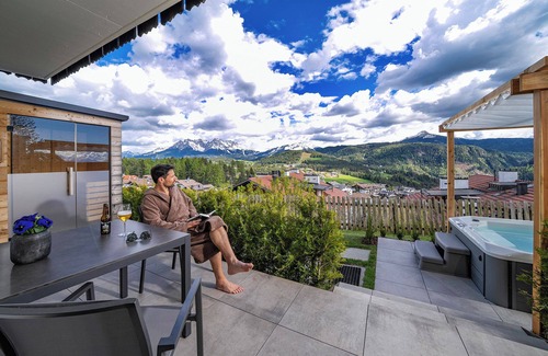 Nova Ponente Apartment | Apartment "Schlossberg Rosengarten" with Mountain View, Private Finnish Sauna & Garden