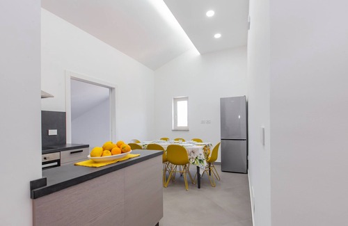 Marina di Patti Apartment | Apartment 'Seaview 2' with Sea View, Wi-Fi and Air Conditioning