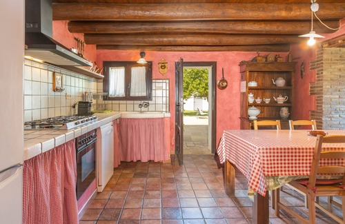 Vilobi d'Onyar Apartment | Apartment 'Simon' with Mountain View, Private Pool and Wi-Fi
