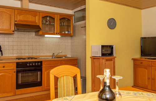 Neuler Apartment | Apartment sun yellow, 60 square meters, 2 bedrooms, max. 4 people