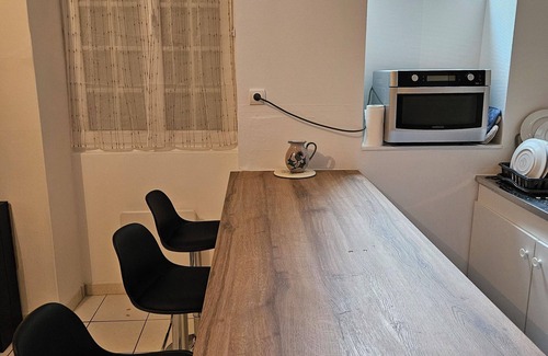 Oloron-Sainte-Marie Apartment | Apartment-T3 in city center