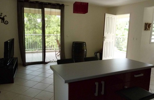 Schoelcher Apartment | Apartment T3 quiet with jacuzzi 5 'beaches and 15' of Fort de France