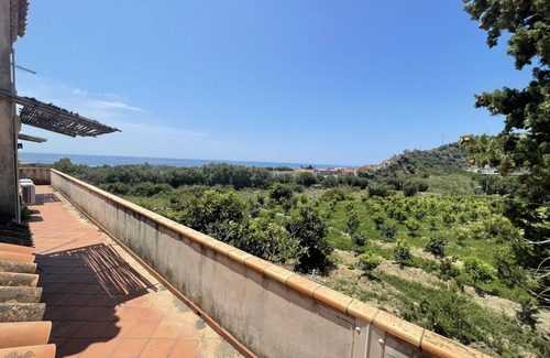 Palizzi Marina Apartment | Apartment 'Tenuta Baronale Jò - Sant'elia 3' with Sea View, Shared Terrace and Air Conditioning