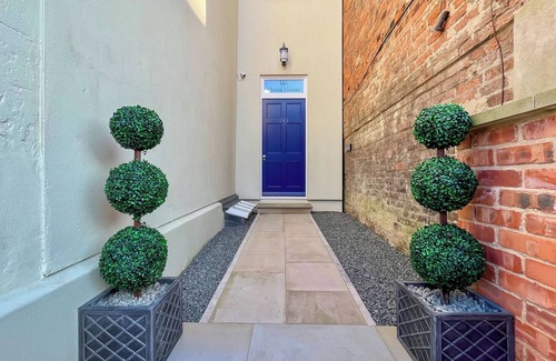 Gloucester Apartment | Apartment Three - UK48495