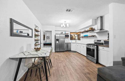 Austin Apartment | Apartment ∙ 4 bedrooms ∙ 10 guests