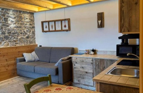 Auronzo di Cadore Apartment | Apartment 'Veleza' with Mountain View and Shared Garden