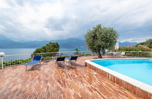Pai Apartment | Apartment 'Villa Verde' with Lake View, Shared Pool and Air Conditioning