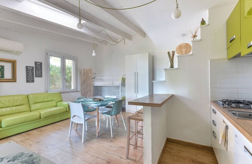 Lacona Apartment | Apartment "Villa Sterlizia-Verde" with Sea View, Wi-Fi and Terrace
